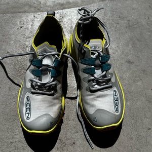 Keen trail running shoes